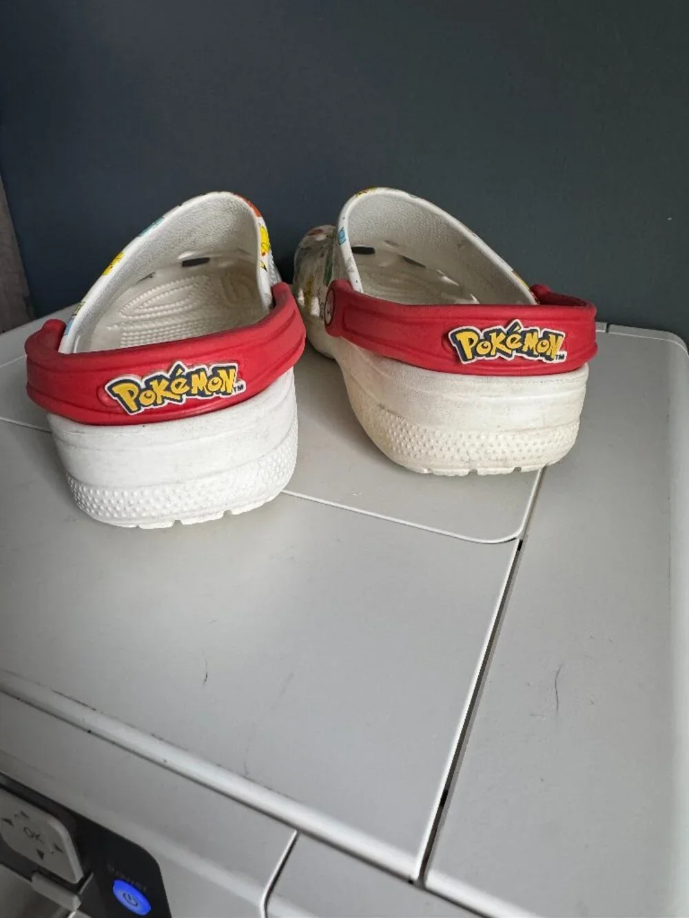 Pokémon Crocs Kids Junior Size 5 Red White Character Clogs
